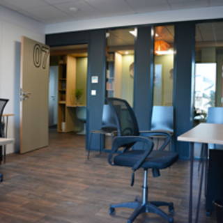 Bureau privé 33 m² 6 postes Location bureau Quai des Moulins Sète 34200 - photo 4